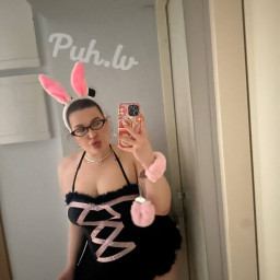 Samantha, 26