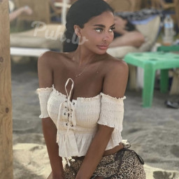 Sandra, 26