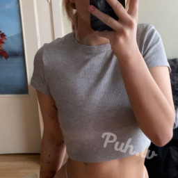 Nadine, 22