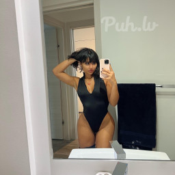Ellena, 28