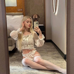 Anna, 24