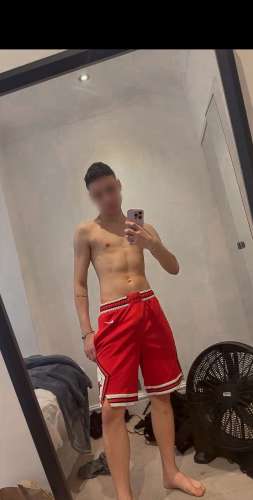 Laurence (18 years) (Photo!) offering male escort (#7454880)
