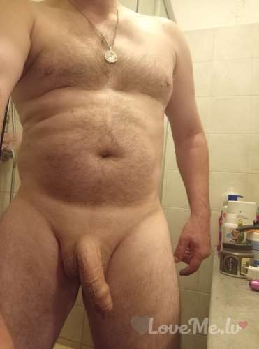 Dzintars (46 aastat) (Foto!) saab tuttavaks naisega seksi eesmärgil (№9004638)